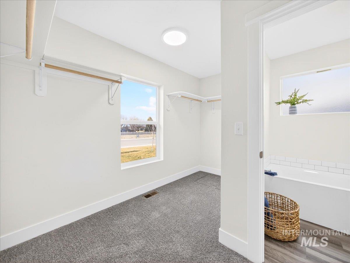 1410 Regency Way, Emmett, Idaho 83617, 3 Bedrooms, 2 Bathrooms, Residential For Sale, Price $427,000,MLS 98974482