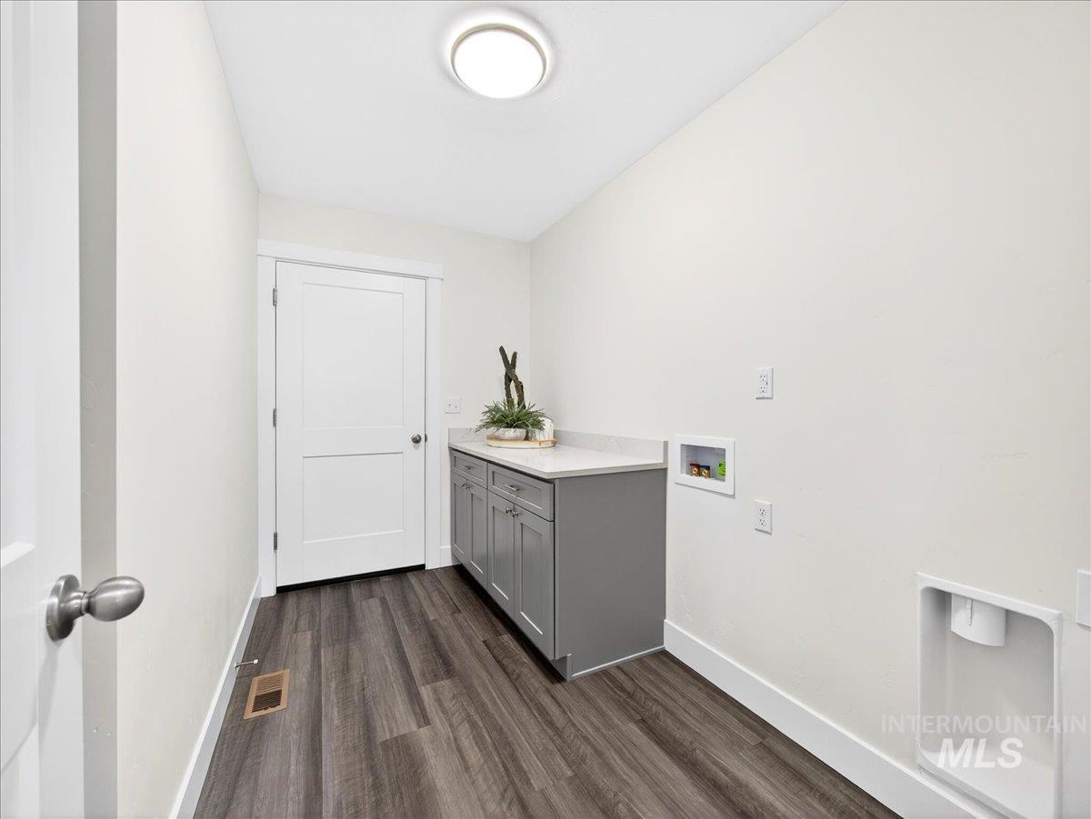 1410 Regency Way, Emmett, Idaho 83617, 3 Bedrooms, 2 Bathrooms, Residential For Sale, Price $427,000,MLS 98974482