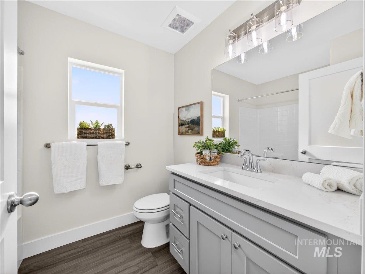 1410 Regency Way, Emmett, Idaho 83617, 3 Bedrooms, 2 Bathrooms, Residential For Sale, Price $427,000,MLS 98974482