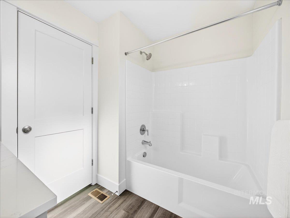 1410 Regency Way, Emmett, Idaho 83617, 3 Bedrooms, 2 Bathrooms, Residential For Sale, Price $427,000,MLS 98974482