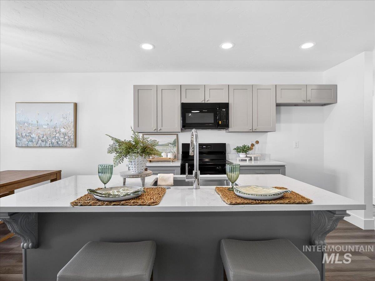 1410 Regency Way, Emmett, Idaho 83617, 3 Bedrooms, 2 Bathrooms, Residential For Sale, Price $427,000,MLS 98974482