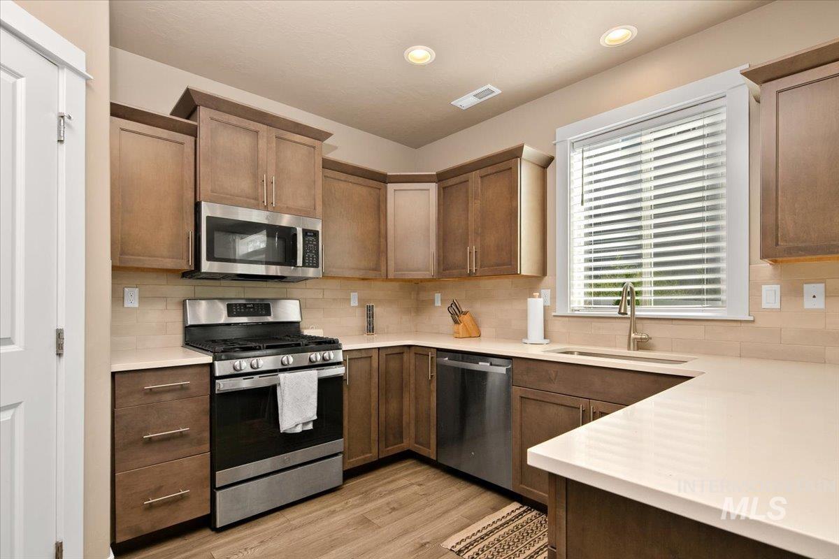 989 N Acer Loop, Nampa, Idaho 83687, 5 Bedrooms, 3 Bathrooms, Residential For Sale, Price $482,000, 98974483