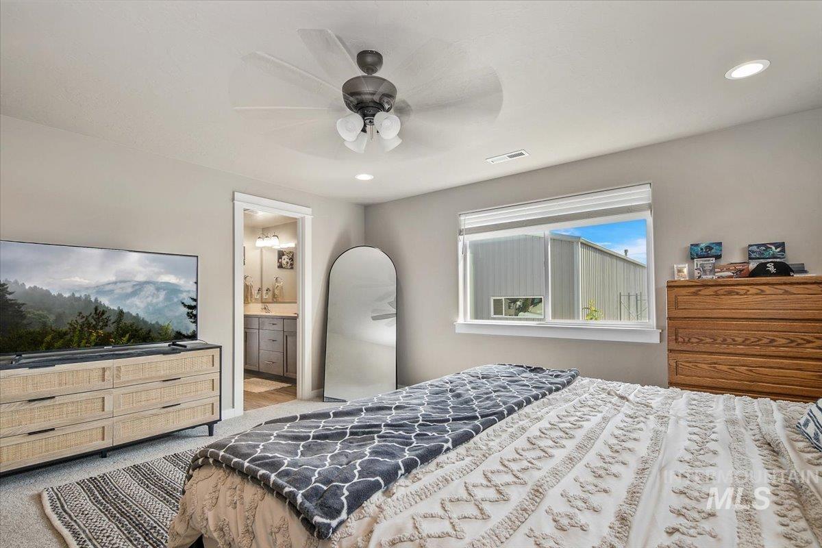 989 N Acer Loop, Nampa, Idaho 83687, 5 Bedrooms, 3 Bathrooms, Residential For Sale, Price $482,000, 98974483