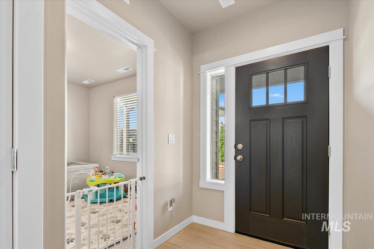 989 N Acer Loop, Nampa, Idaho 83687, 5 Bedrooms, 3 Bathrooms, Residential For Sale, Price $482,000, 98974483