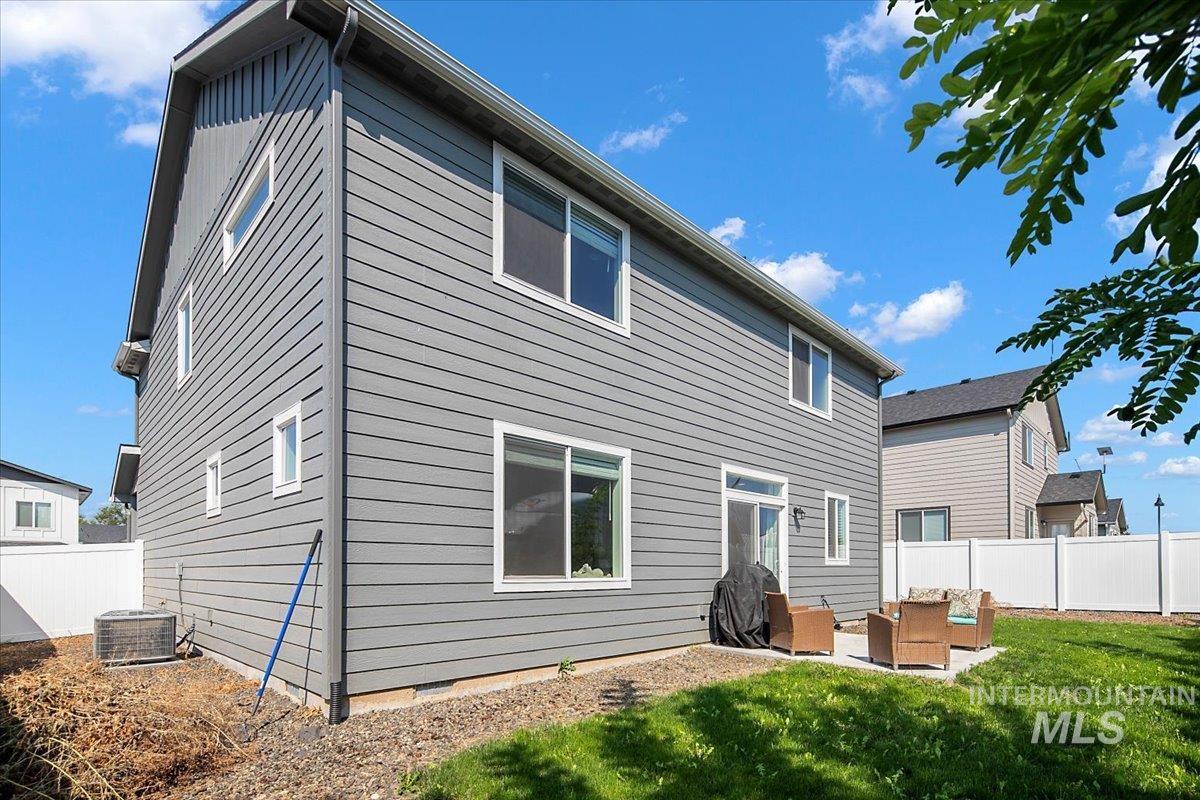989 N Acer Loop, Nampa, Idaho 83687, 5 Bedrooms, 3 Bathrooms, Residential For Sale, Price $482,000, 98974483