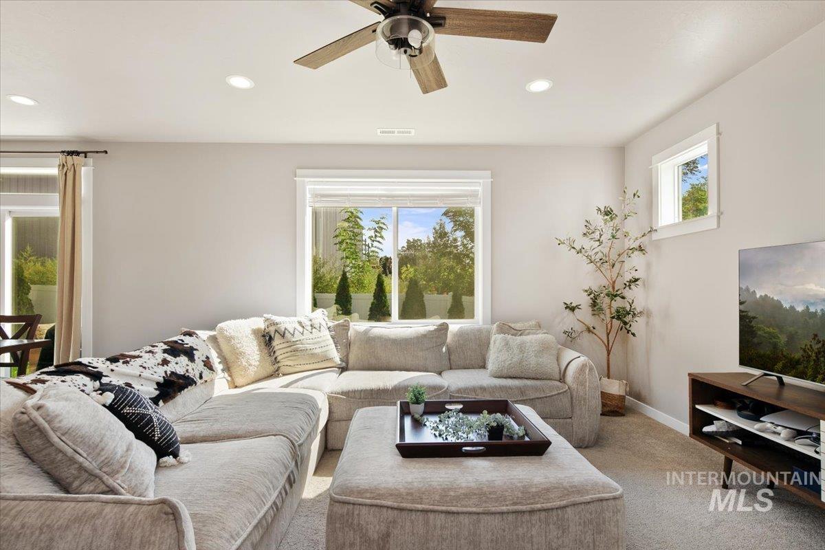 989 N Acer Loop, Nampa, Idaho 83687, 5 Bedrooms, 3 Bathrooms, Residential For Sale, Price $482,000, 98974483