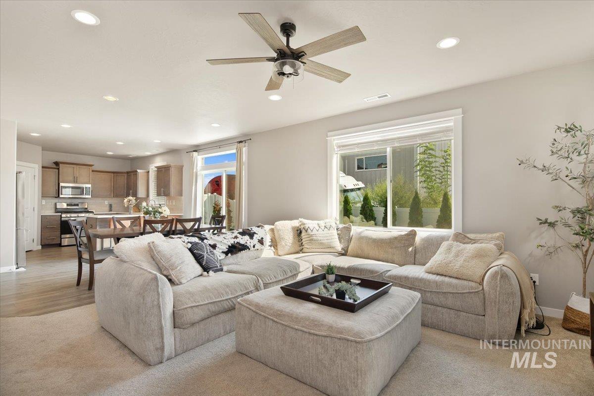 989 N Acer Loop, Nampa, Idaho 83687, 5 Bedrooms, 3 Bathrooms, Residential For Sale, Price $482,000, 98974483