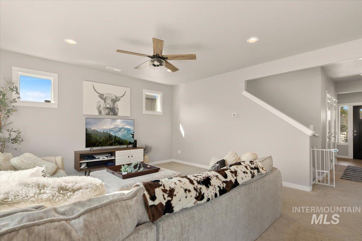 989 N Acer Loop, Nampa, Idaho 83687, 5 Bedrooms, 3 Bathrooms, Residential For Sale, Price $482,000, 98974483