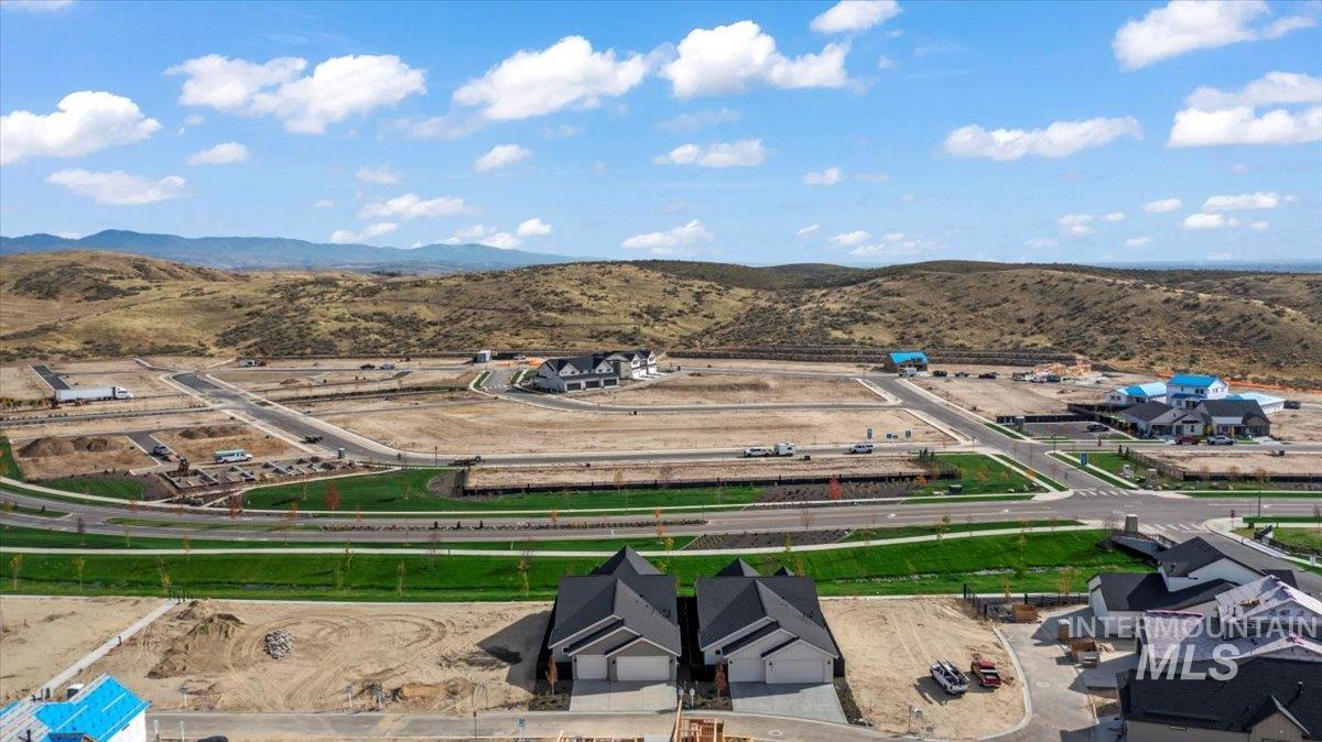 6370 N Barholm Ln, Eagle, Idaho 83616, 3 Bedrooms, 2 Bathrooms, Residential For Sale, Price $584,900,MLS 98974489