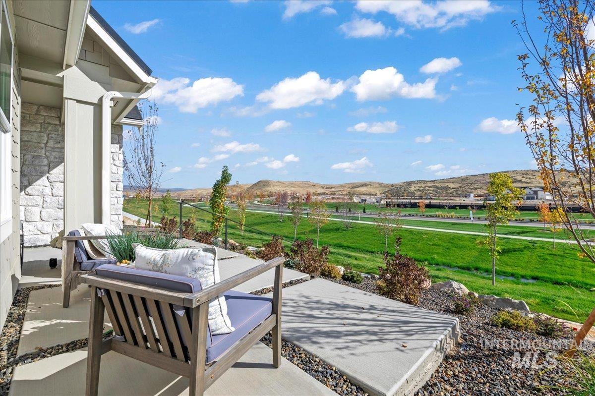 6370 N Barholm Ln, Eagle, Idaho 83616, 3 Bedrooms, 2 Bathrooms, Residential For Sale, Price $584,900,MLS 98974489