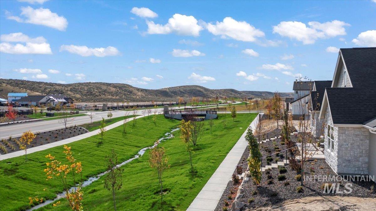 6370 N Barholm Ln, Eagle, Idaho 83616, 3 Bedrooms, 2 Bathrooms, Residential For Sale, Price $584,900,MLS 98974489