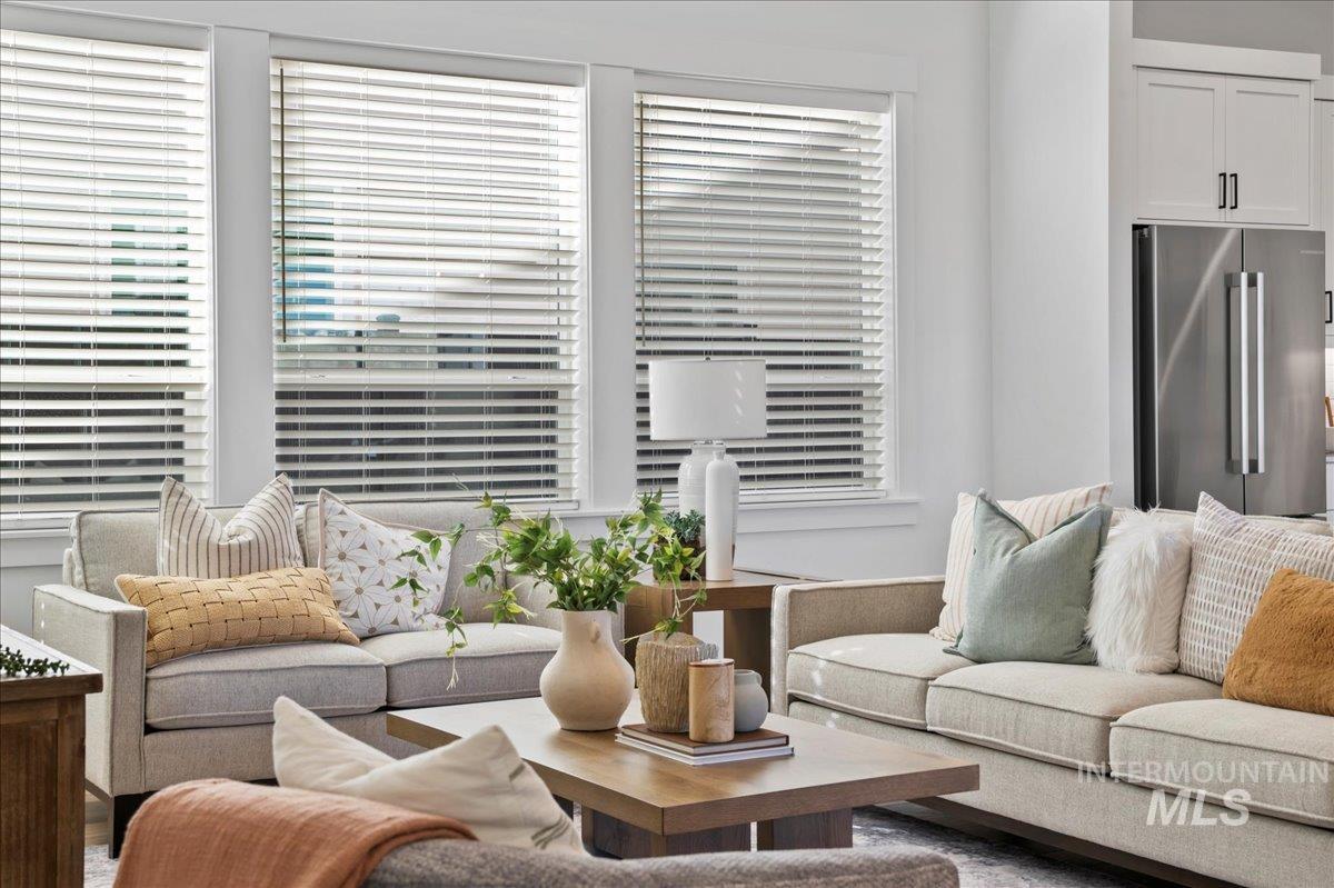 6370 N Barholm Ln, Eagle, Idaho 83616, 3 Bedrooms, 2 Bathrooms, Residential For Sale, Price $584,900,MLS 98974489