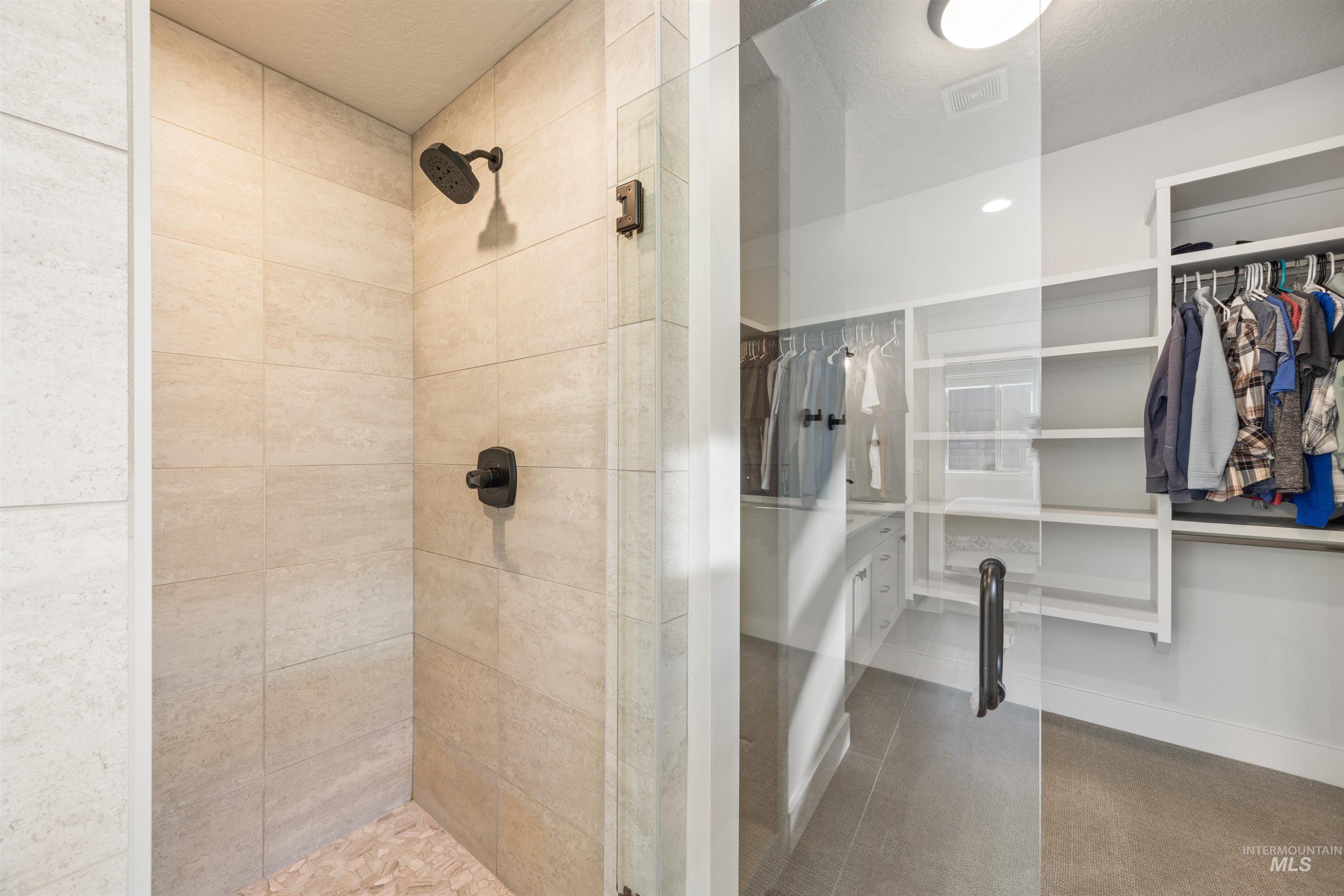 2465 E Berghan Ln, Meridian, Idaho 83642-5749, 3 Bedrooms, 2.5 Bathrooms, Residential For Sale, Price $609,777,MLS 98974490