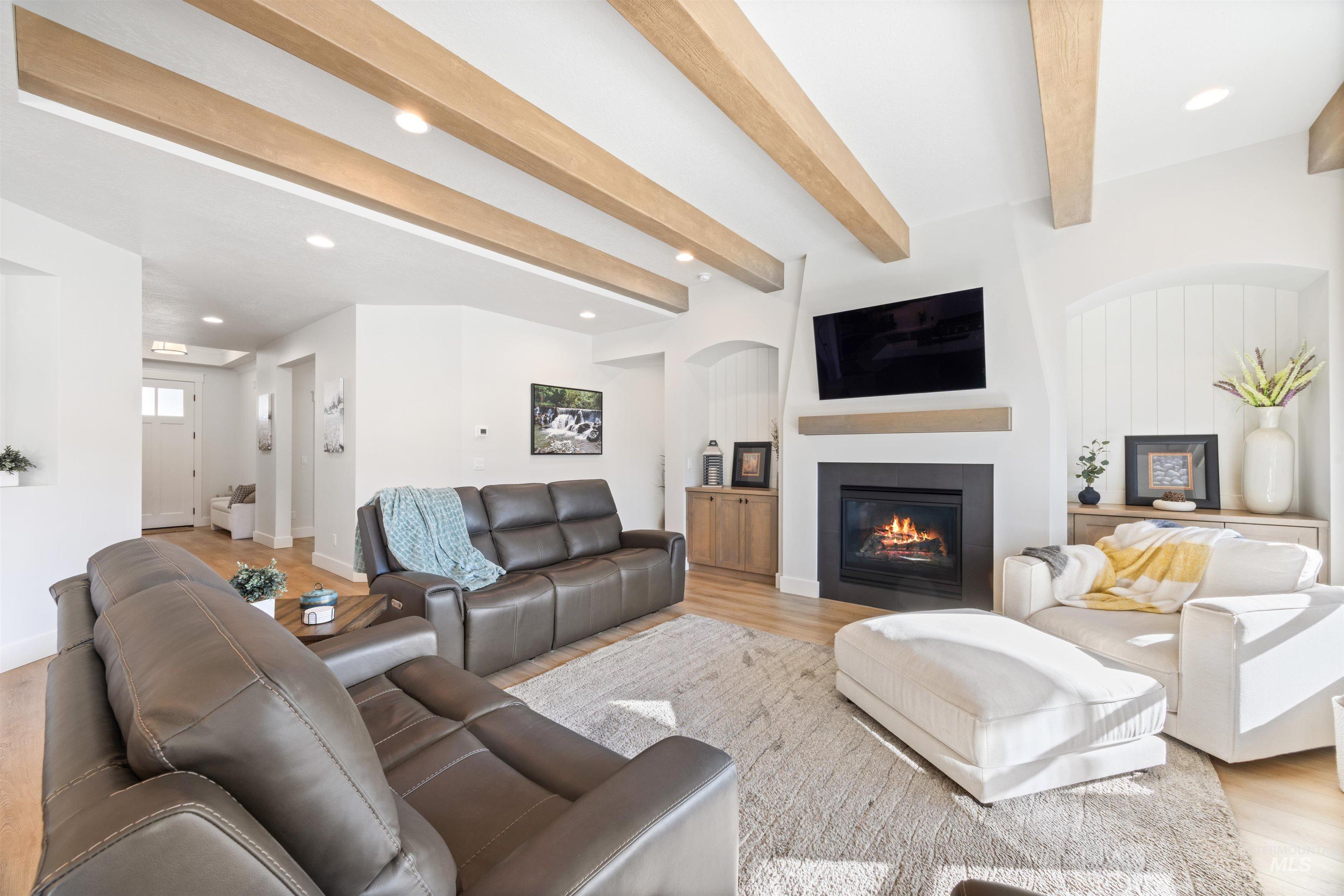 2465 E Berghan Ln, Meridian, Idaho 83642-5749, 3 Bedrooms, 2.5 Bathrooms, Residential For Sale, Price $609,777,MLS 98974490