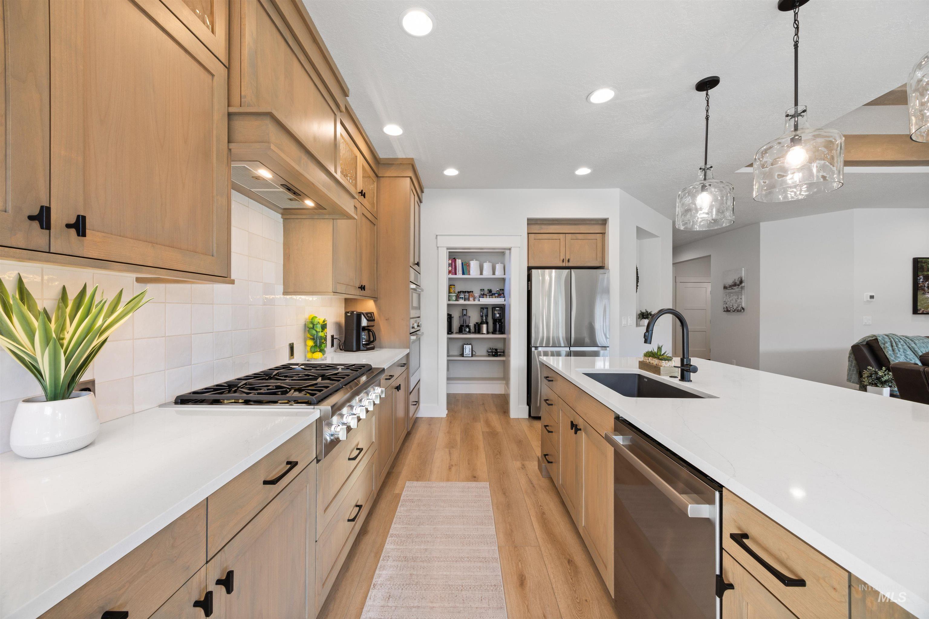 2465 E Berghan Ln, Meridian, Idaho 83642-5749, 3 Bedrooms, 2.5 Bathrooms, Residential For Sale, Price $609,777,MLS 98974490