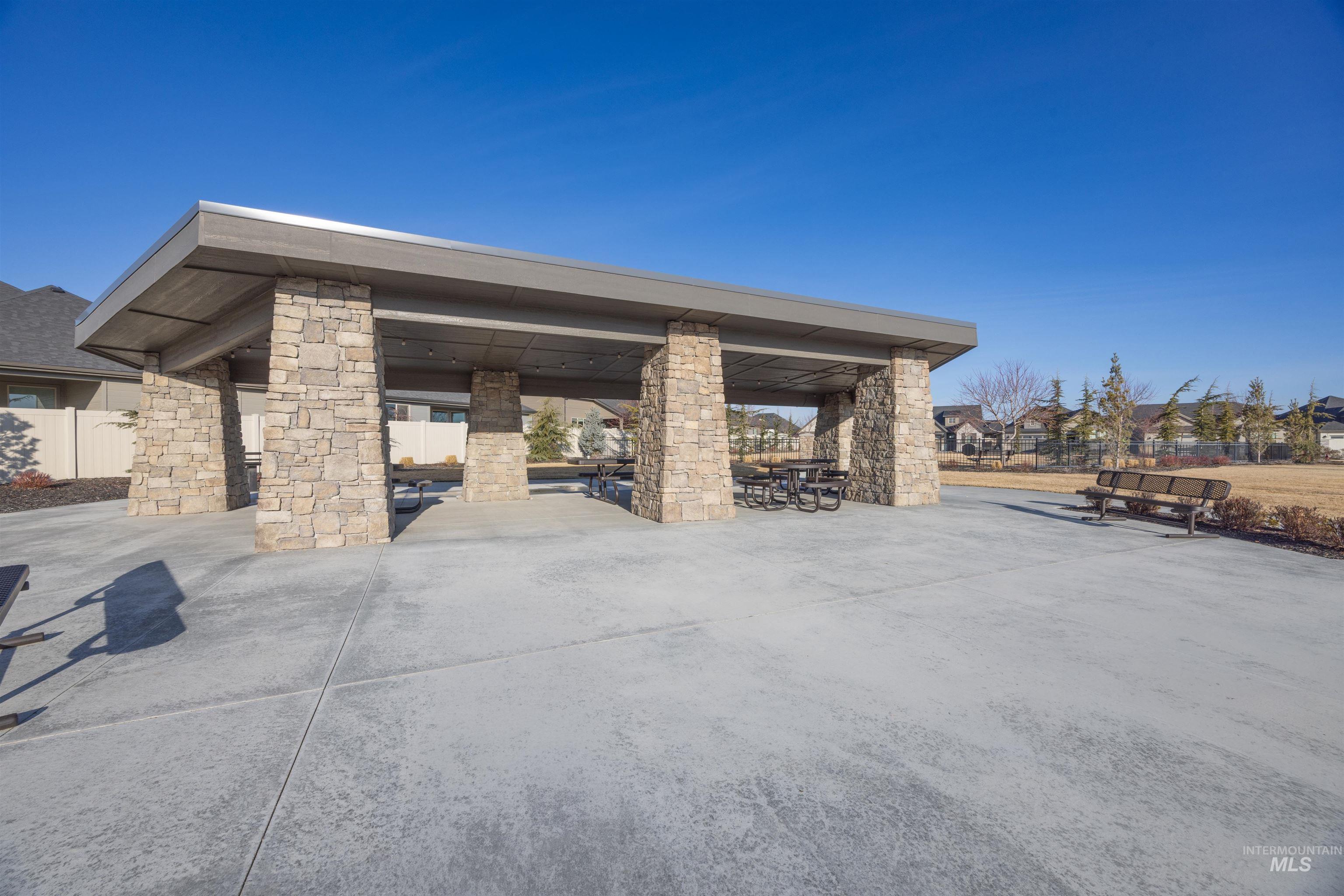 2465 E Berghan Ln, Meridian, Idaho 83642-5749, 3 Bedrooms, 2.5 Bathrooms, Residential For Sale, Price $609,777,MLS 98974490