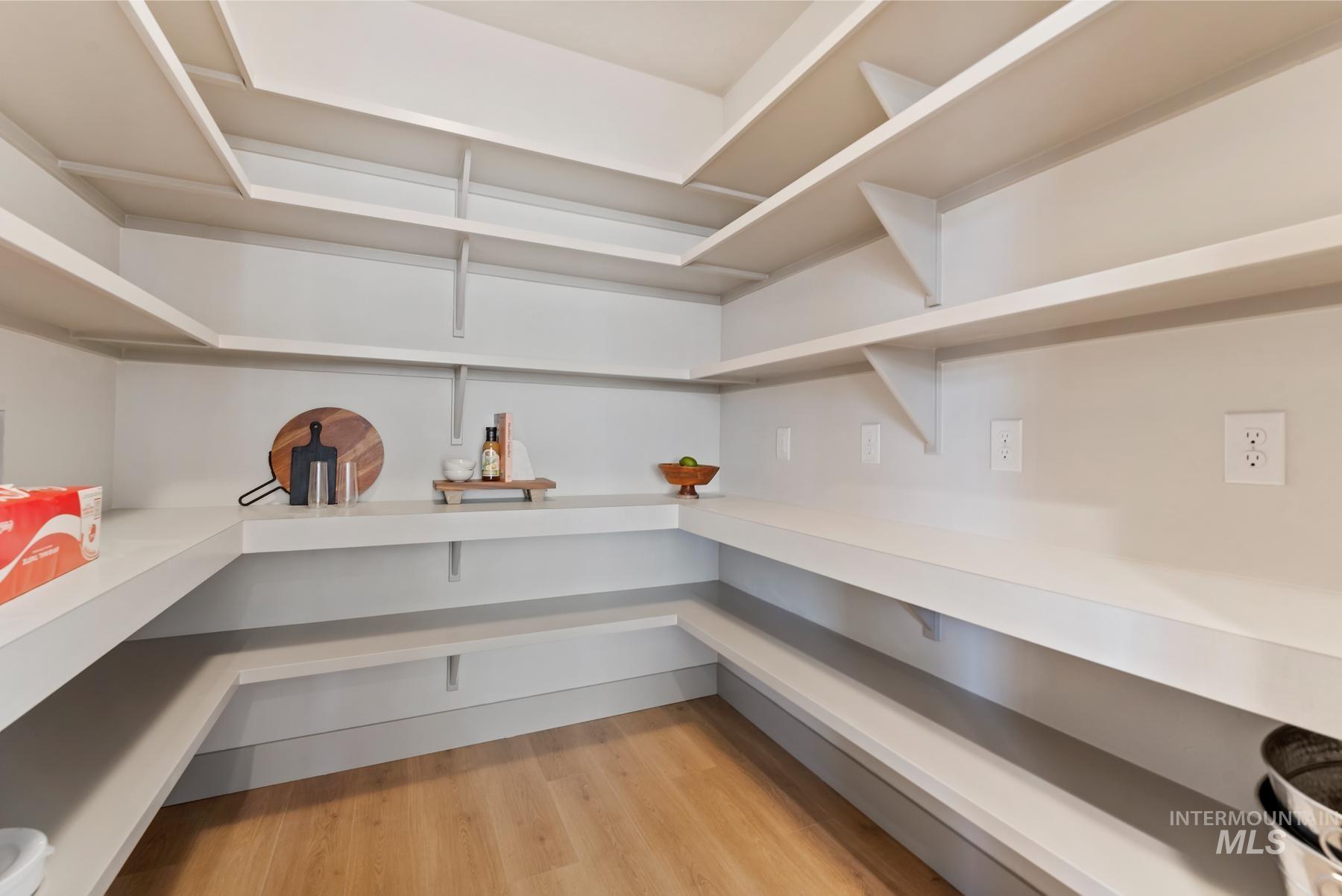 7755 W Flathead Lake St, Eagle, Idaho 83616, 5 Bedrooms, 3.5 Bathrooms, Residential For Sale, Price $1,246,000,MLS 98974494