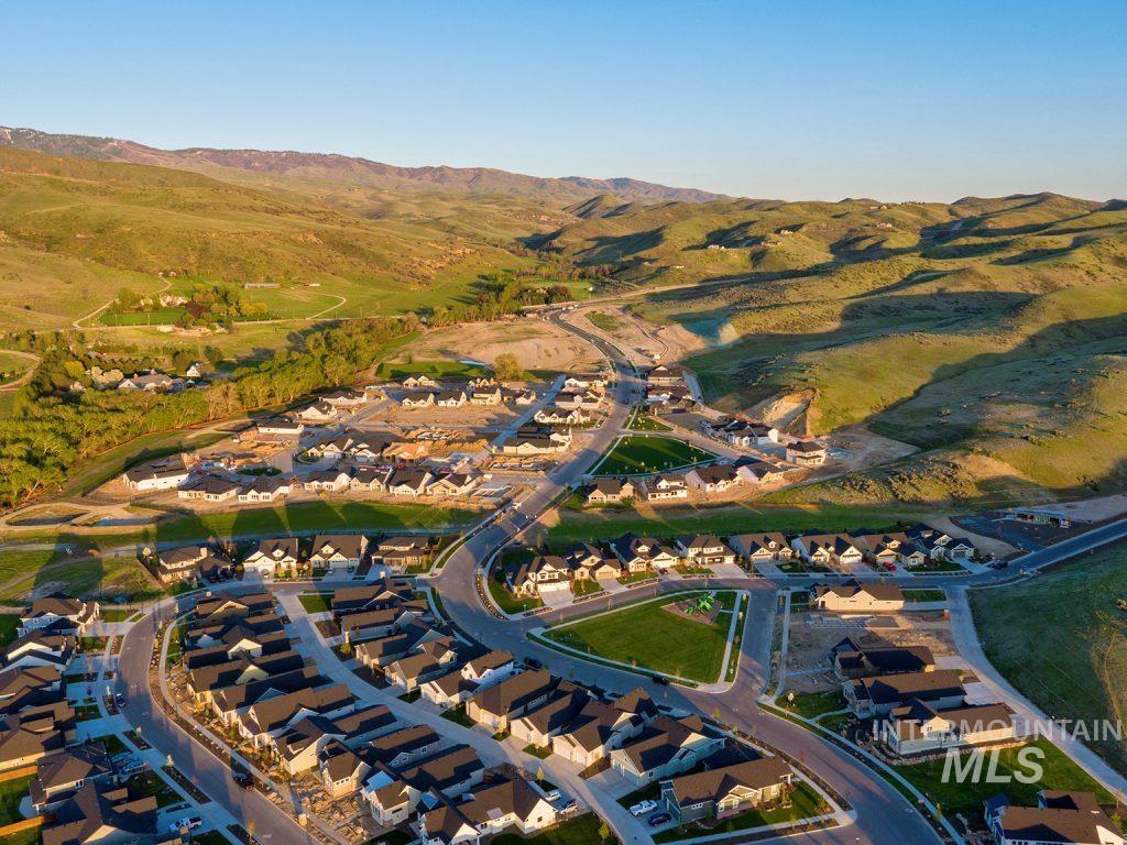 11385 N Elk Ridge Way, Boise, Idaho 83714, 3 Bedrooms, 3.5 Bathrooms, Residential For Sale, Price $1,695,000,MLS 98974496