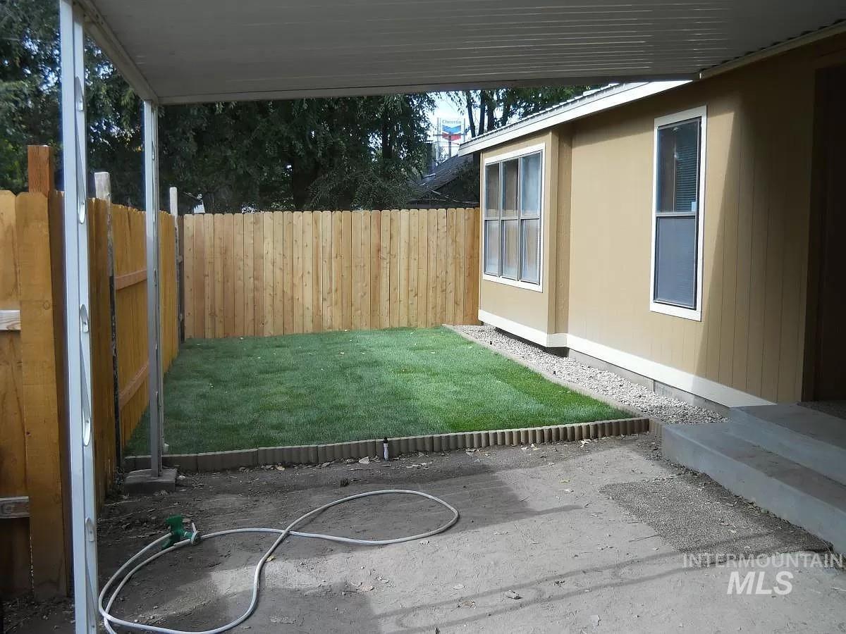 1107 E Elgin St., Caldwell, Idaho 83605, 2 Bedrooms, 1 Bathroom, Residential Income For Sale, Price $475,000,MLS 98974497