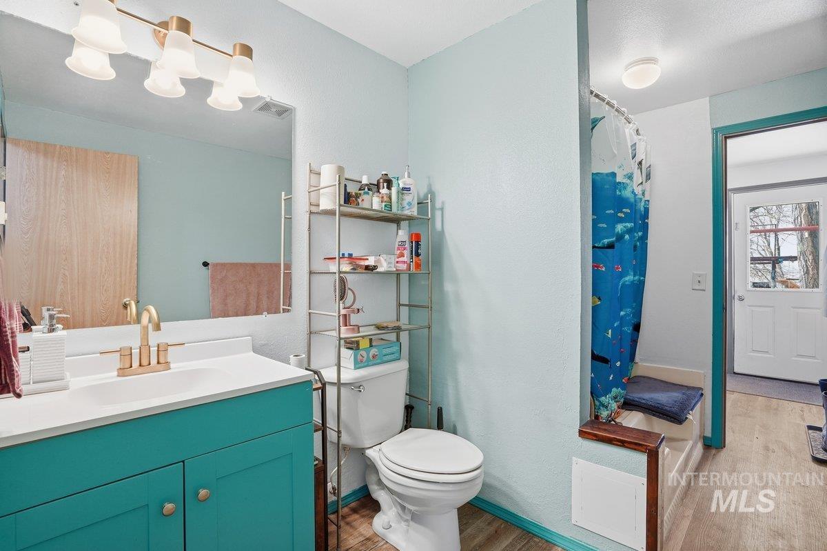 28803 Old Hwy 30, Caldwell, Idaho 83607, 4 Bedrooms, 2 Bathrooms, Residential For Sale, Price $575,000,MLS 98974500