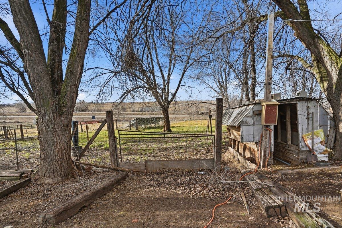 28803 Old Hwy 30, Caldwell, Idaho 83607, 4 Bedrooms, 2 Bathrooms, Residential For Sale, Price $575,000,MLS 98974500