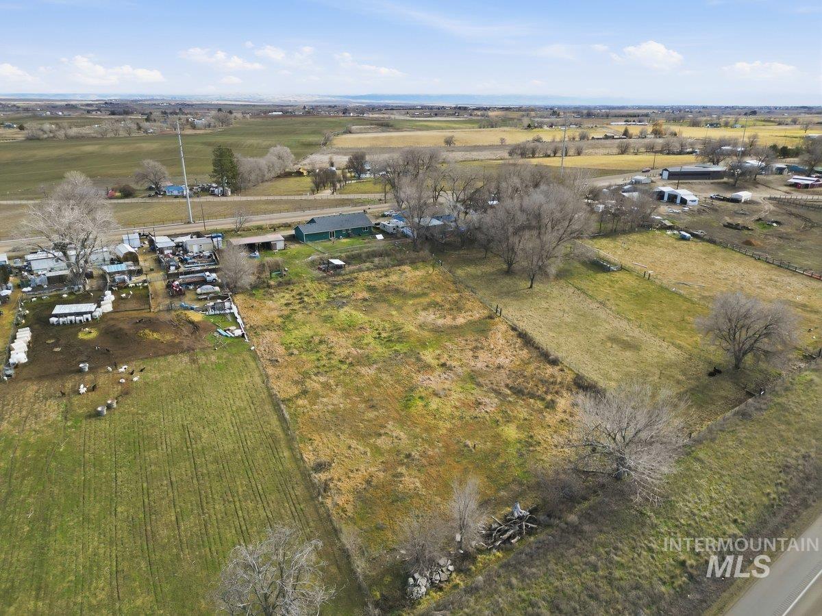 28803 Old Hwy 30, Caldwell, Idaho 83607, 4 Bedrooms, 2 Bathrooms, Residential For Sale, Price $575,000,MLS 98974500