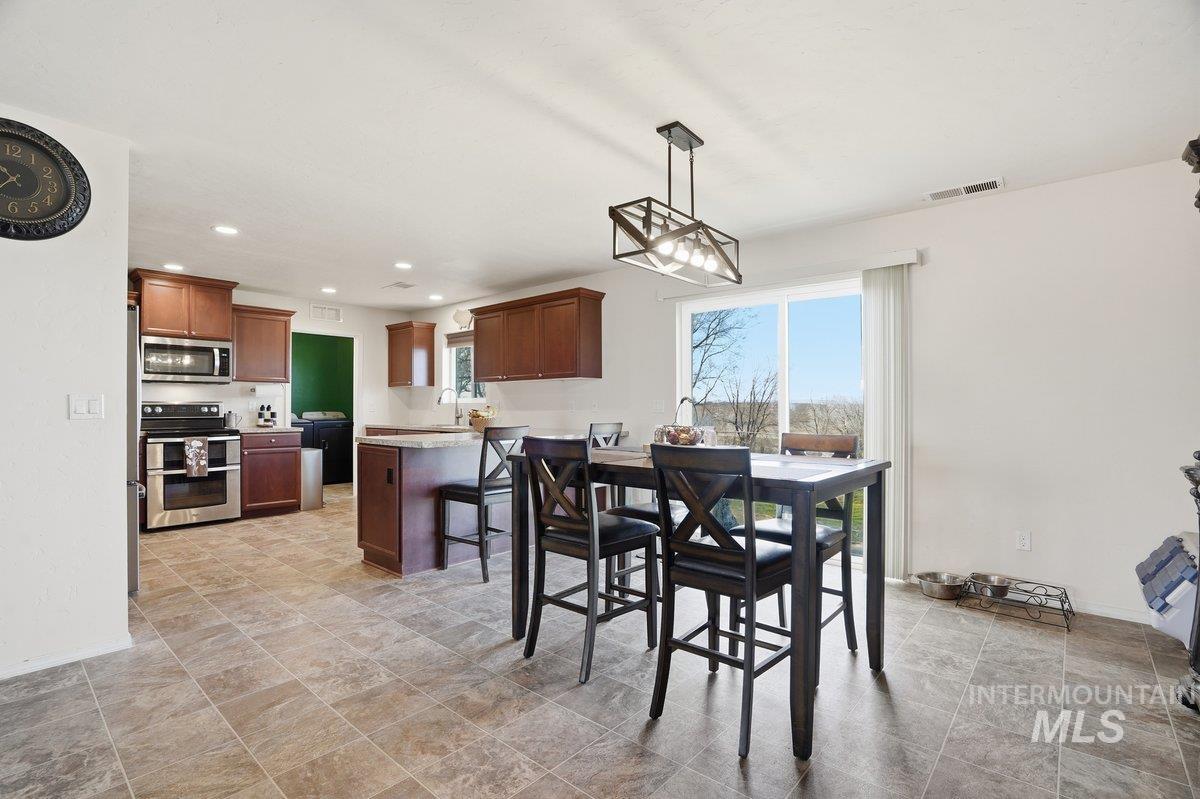 28811 Old Hwy 30, Caldwell, Idaho 83607, 3 Bedrooms, 2 Bathrooms, Residential For Sale, Price $575,000,MLS 98974501