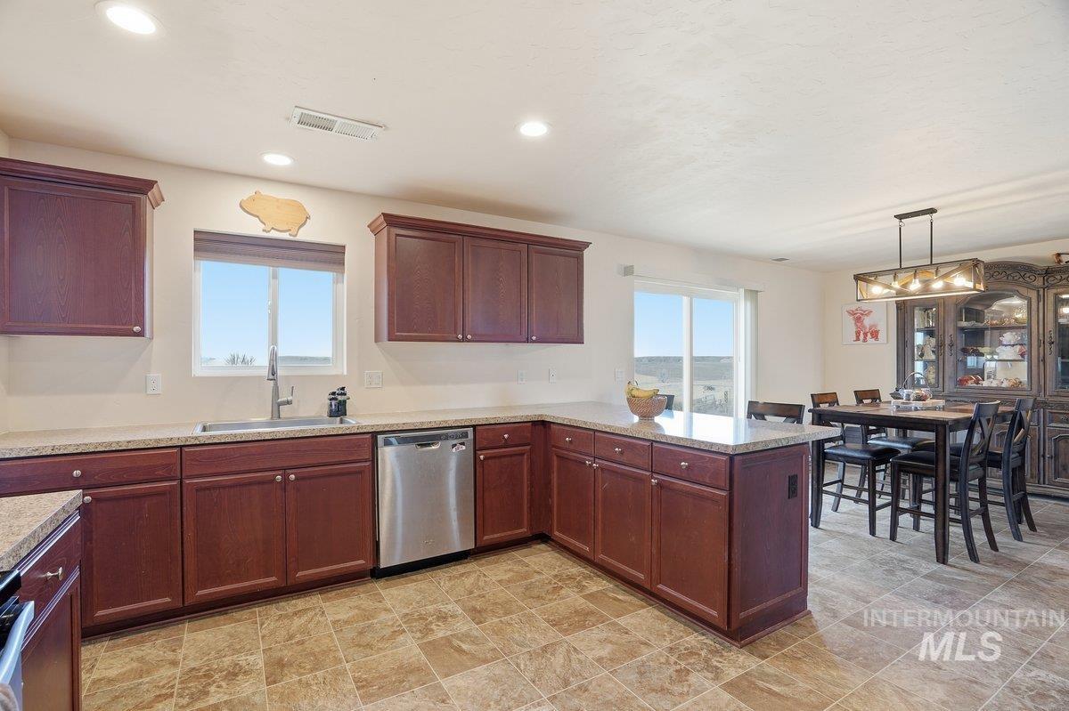 28811 Old Hwy 30, Caldwell, Idaho 83607, 3 Bedrooms, 2 Bathrooms, Residential For Sale, Price $575,000,MLS 98974501