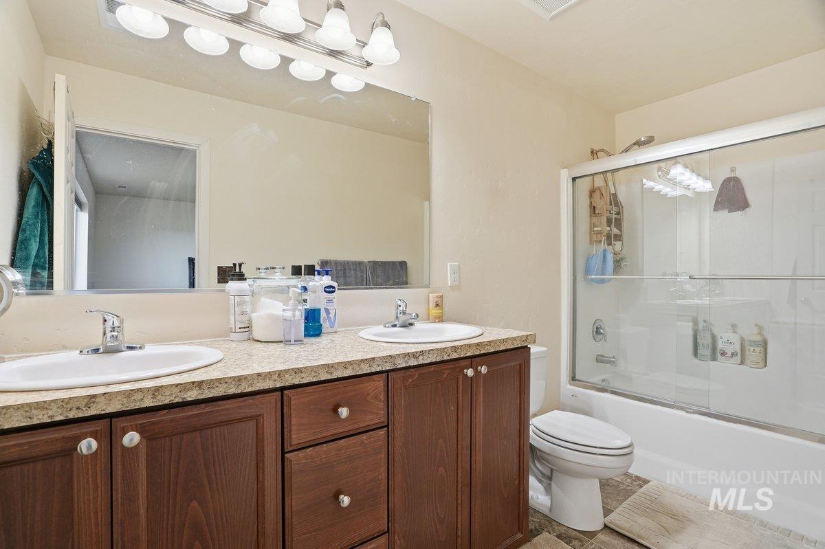 28811 Old Hwy 30, Caldwell, Idaho 83607, 3 Bedrooms, 2 Bathrooms, Residential For Sale, Price $575,000,MLS 98974501