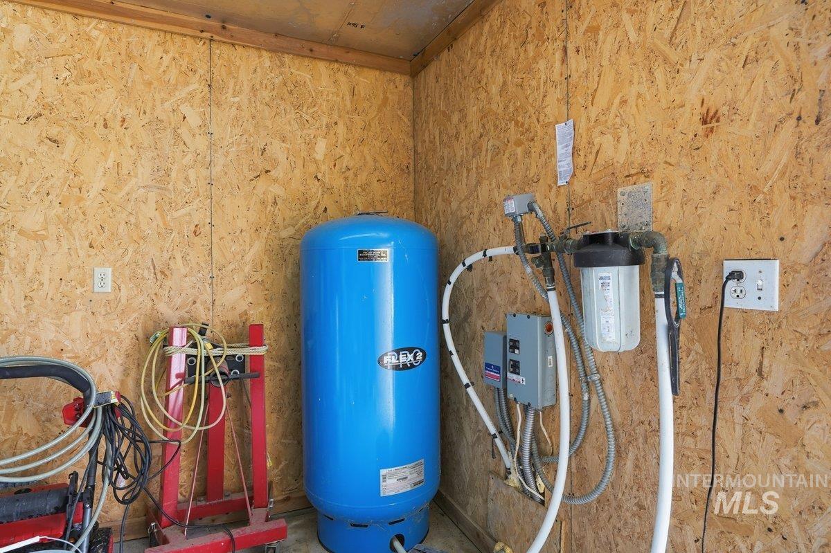 28811 Old Hwy 30, Caldwell, Idaho 83607, 3 Bedrooms, 2 Bathrooms, Residential For Sale, Price $575,000,MLS 98974501