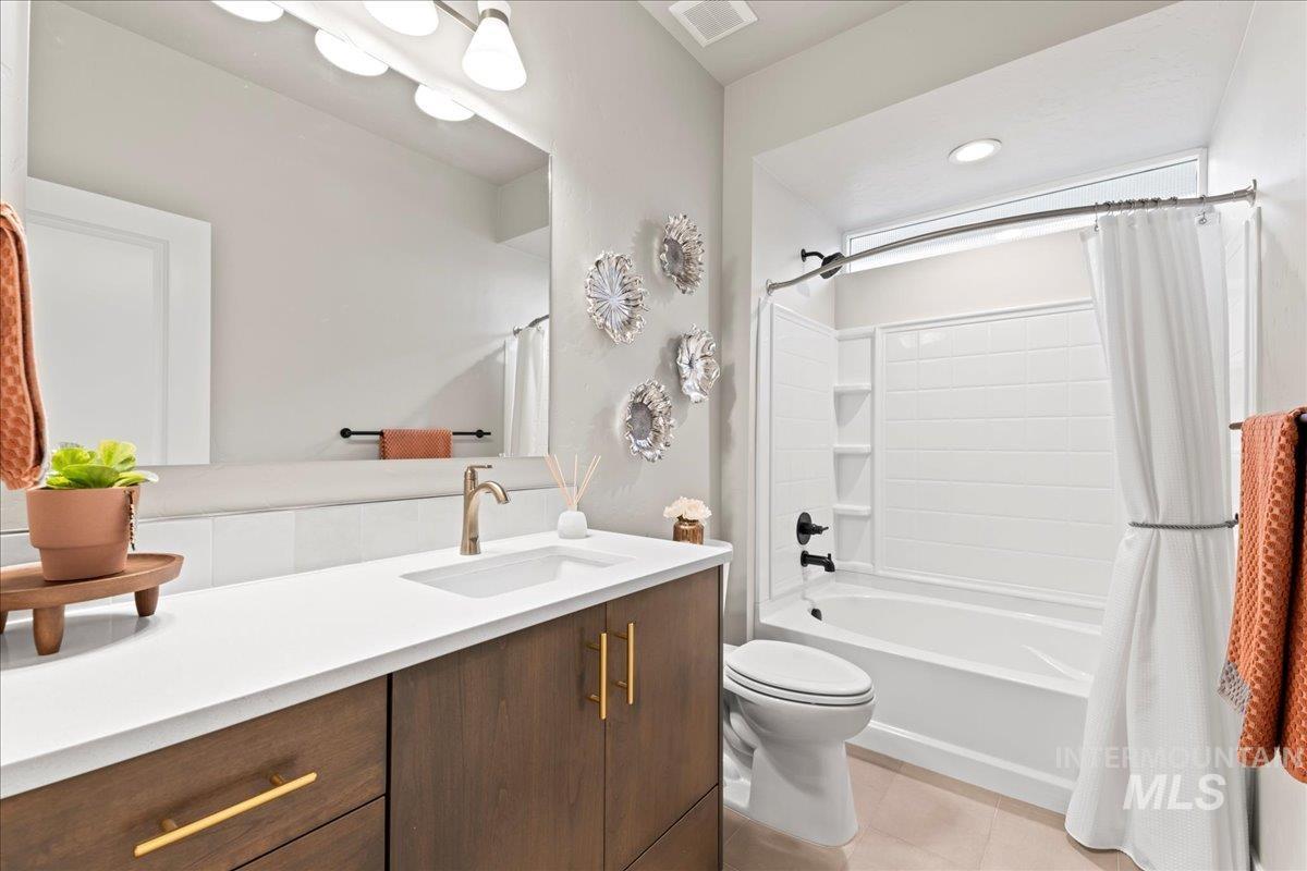 10238 Hazy Glen Dr, Nampa, Idaho 83687-7934, 3 Bedrooms, 2 Bathrooms, Residential For Sale, Price $500,000,MLS 98974503