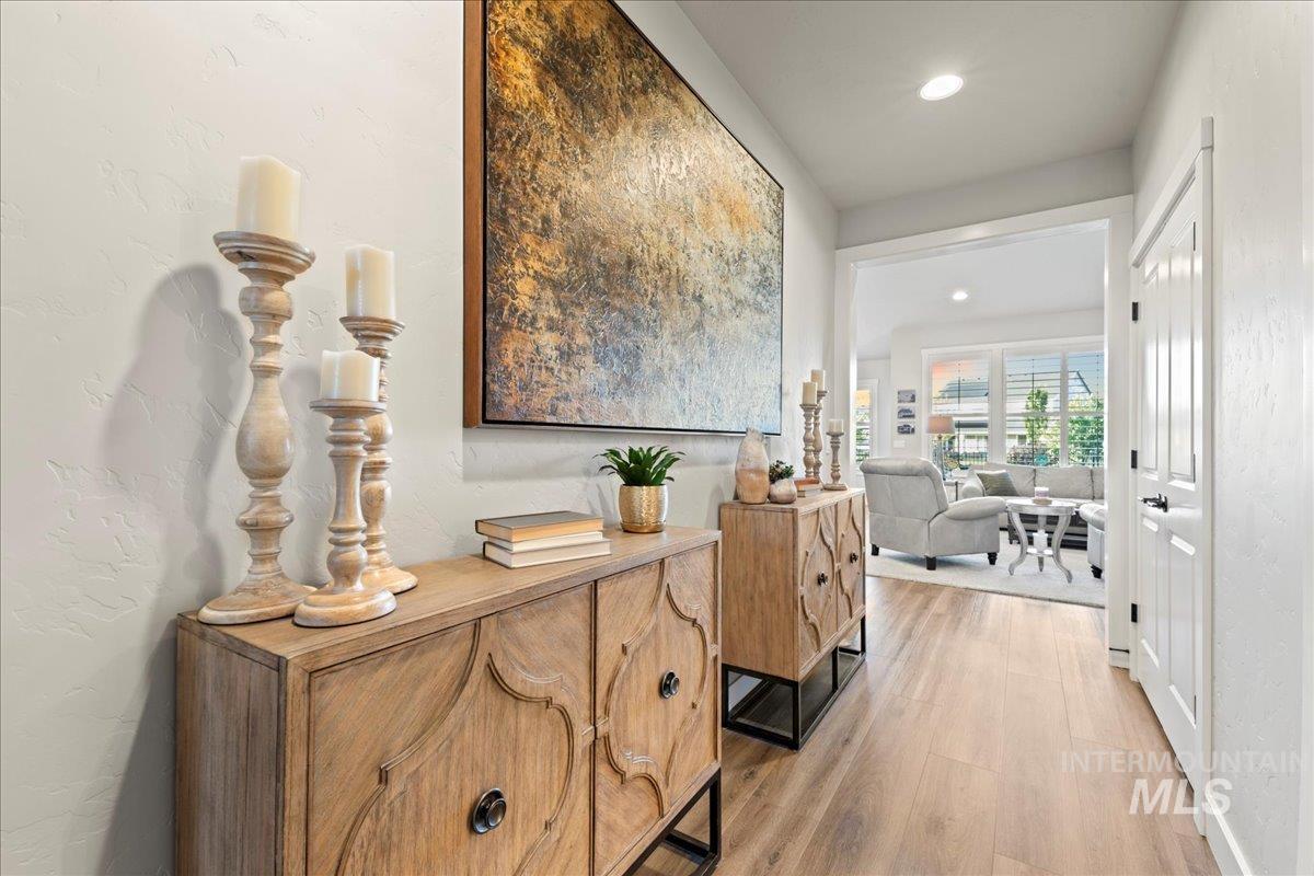 10238 Hazy Glen Dr, Nampa, Idaho 83687-7934, 3 Bedrooms, 2 Bathrooms, Residential For Sale, Price $500,000,MLS 98974503