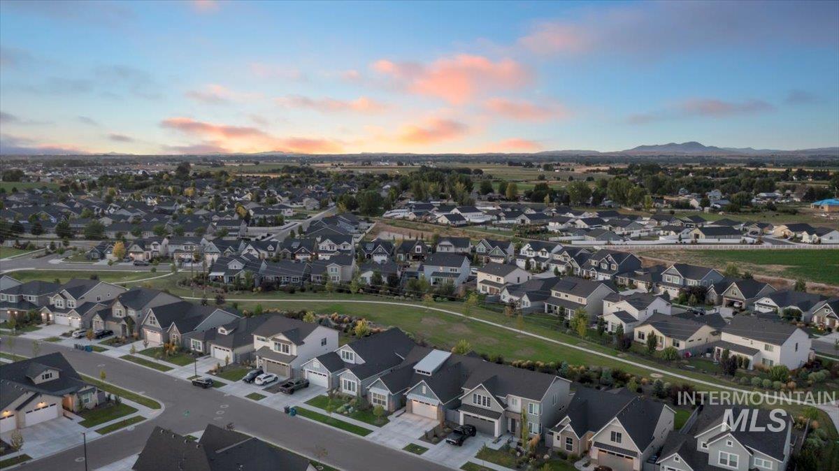 10238 Hazy Glen Dr, Nampa, Idaho 83687-7934, 3 Bedrooms, 2 Bathrooms, Residential For Sale, Price $500,000,MLS 98974503