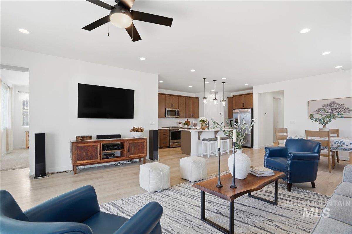 18466 N Geranium Way, Nampa, Idaho 83687, 3 Bedrooms, 2 Bathrooms, Residential For Sale, Price $537,900,MLS 98974504