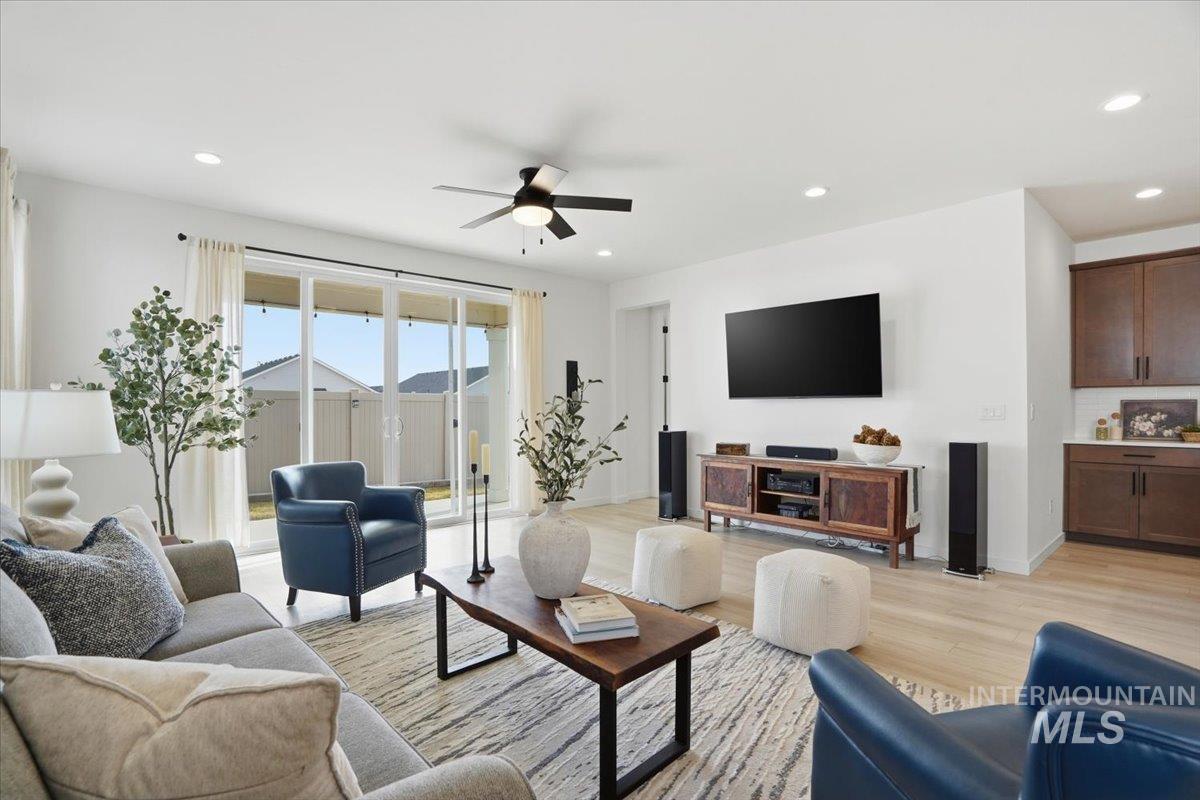 18466 N Geranium Way, Nampa, Idaho 83687, 3 Bedrooms, 2 Bathrooms, Residential For Sale, Price $537,900,MLS 98974504