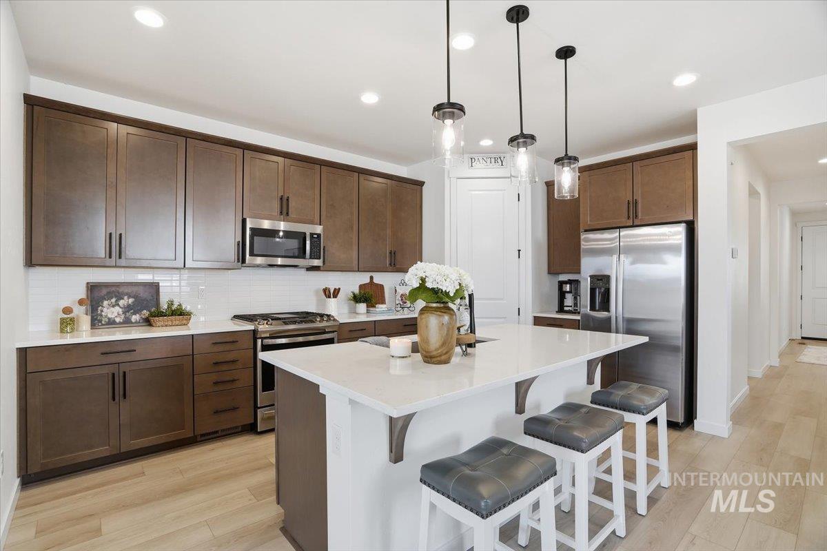 18466 N Geranium Way, Nampa, Idaho 83687, 3 Bedrooms, 2 Bathrooms, Residential For Sale, Price $537,900,MLS 98974504