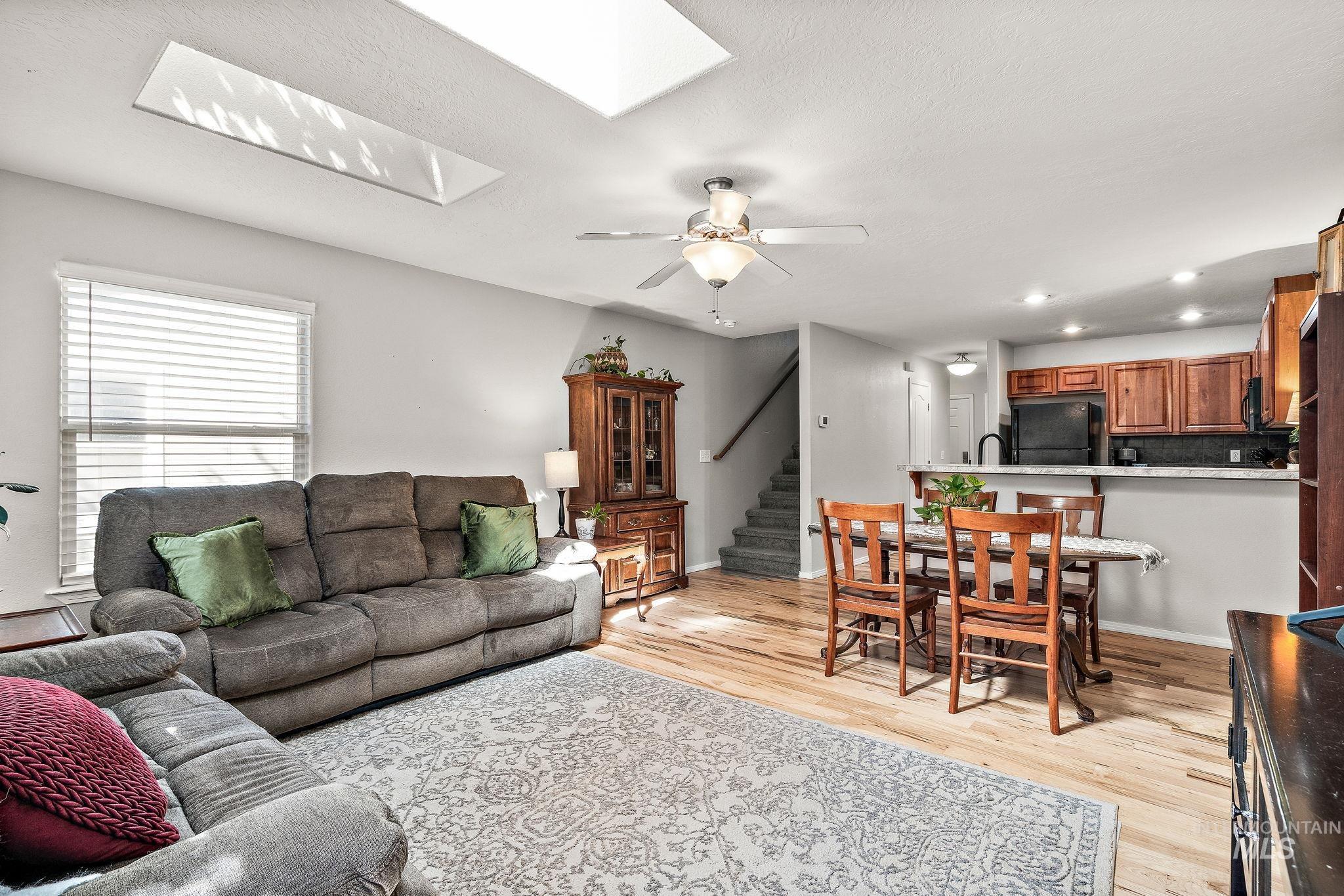 6937 W Preece Ln., Boise, Idaho 83704, 2 Bedrooms, 1.5 Bathrooms, Residential For Sale, Price $319,900,MLS 98974505