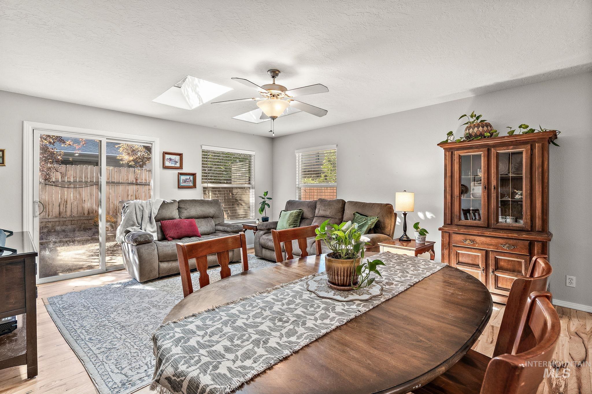 6937 W Preece Ln., Boise, Idaho 83704, 2 Bedrooms, 1.5 Bathrooms, Residential For Sale, Price $319,900,MLS 98974505