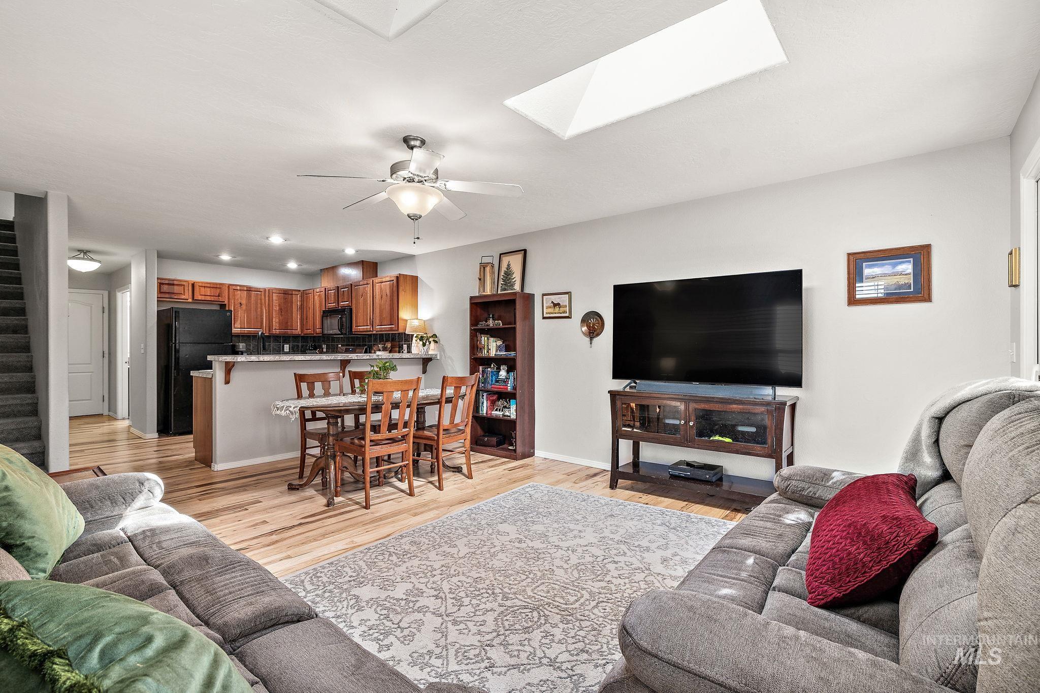 6937 W Preece Ln., Boise, Idaho 83704, 2 Bedrooms, 1.5 Bathrooms, Residential For Sale, Price $319,900,MLS 98974505