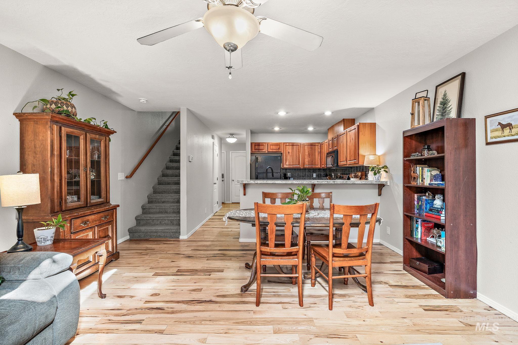 6937 W Preece Ln., Boise, Idaho 83704, 2 Bedrooms, 1.5 Bathrooms, Residential For Sale, Price $319,900,MLS 98974505