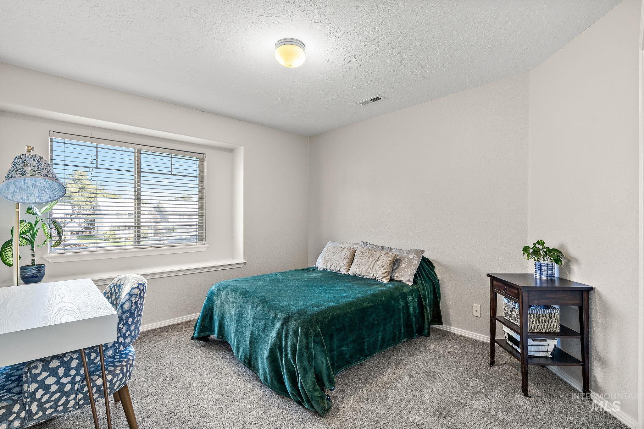 6937 W Preece Ln., Boise, Idaho 83704, 2 Bedrooms, 1.5 Bathrooms, Residential For Sale, Price $319,900,MLS 98974505