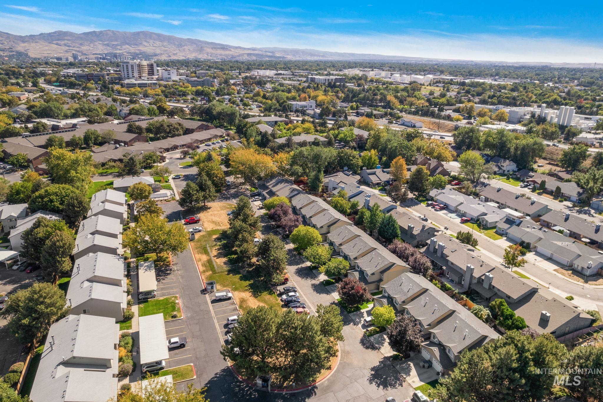 6937 W Preece Ln., Boise, Idaho 83704, 2 Bedrooms, 1.5 Bathrooms, Residential For Sale, Price $319,900,MLS 98974505