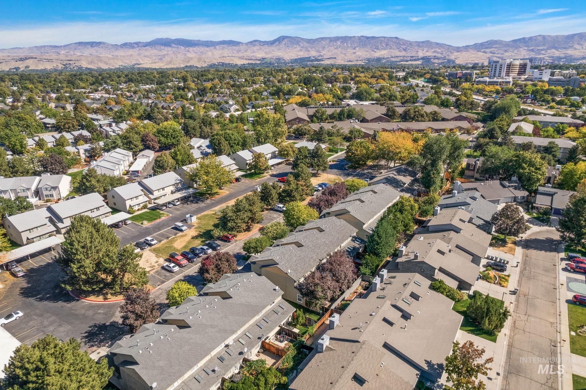 6937 W Preece Ln., Boise, Idaho 83704, 2 Bedrooms, 1.5 Bathrooms, Residential For Sale, Price $319,900,MLS 98974505