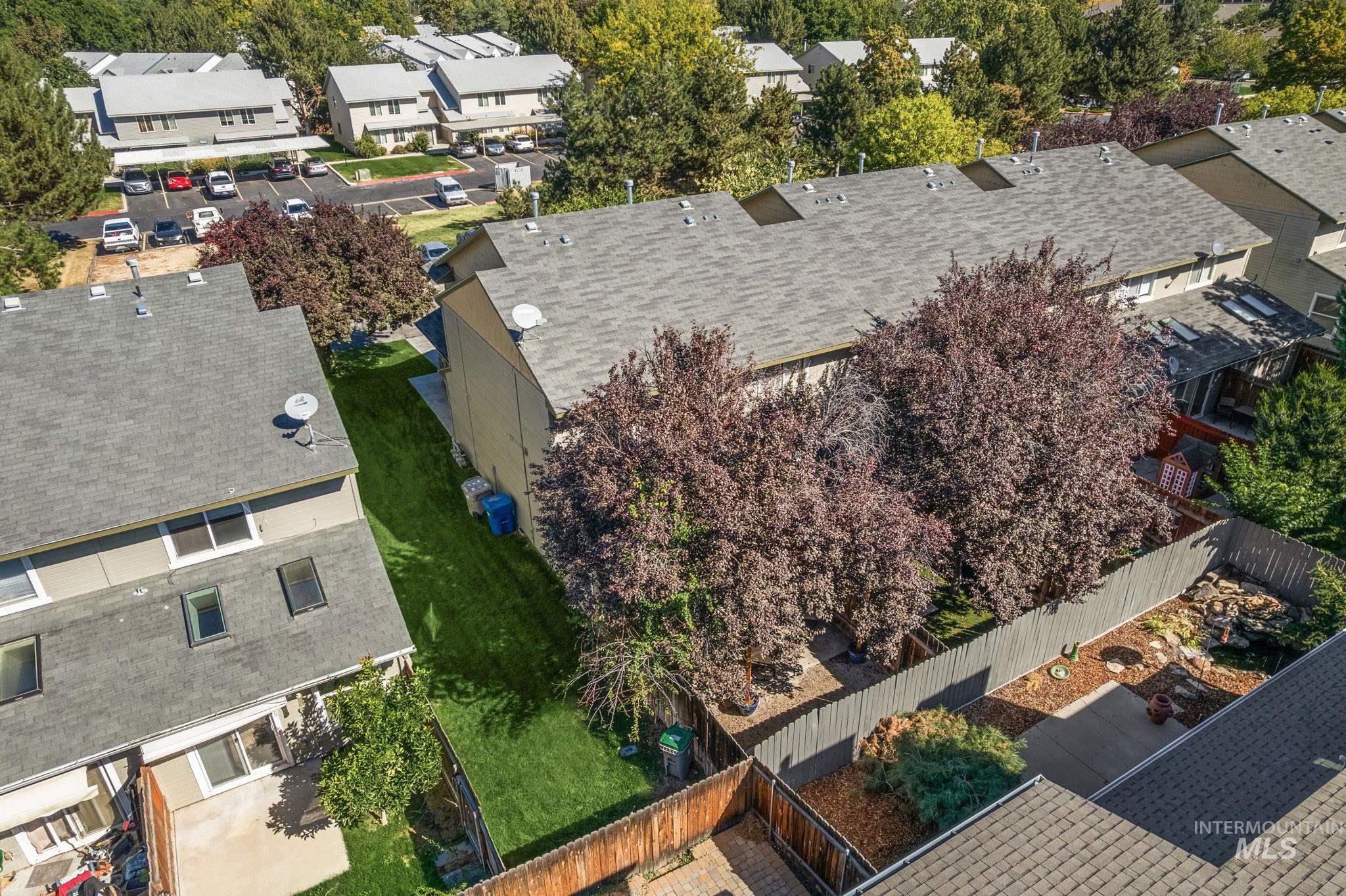 6937 W Preece Ln., Boise, Idaho 83704, 2 Bedrooms, 1.5 Bathrooms, Residential For Sale, Price $319,900,MLS 98974505