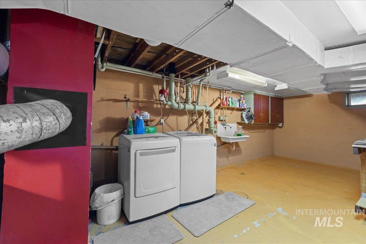 495 E Bridge St, Midvale, Idaho 83645, 4 Bedrooms, 2 Bathrooms, Residential For Sale, Price $430,000,MLS 98974506