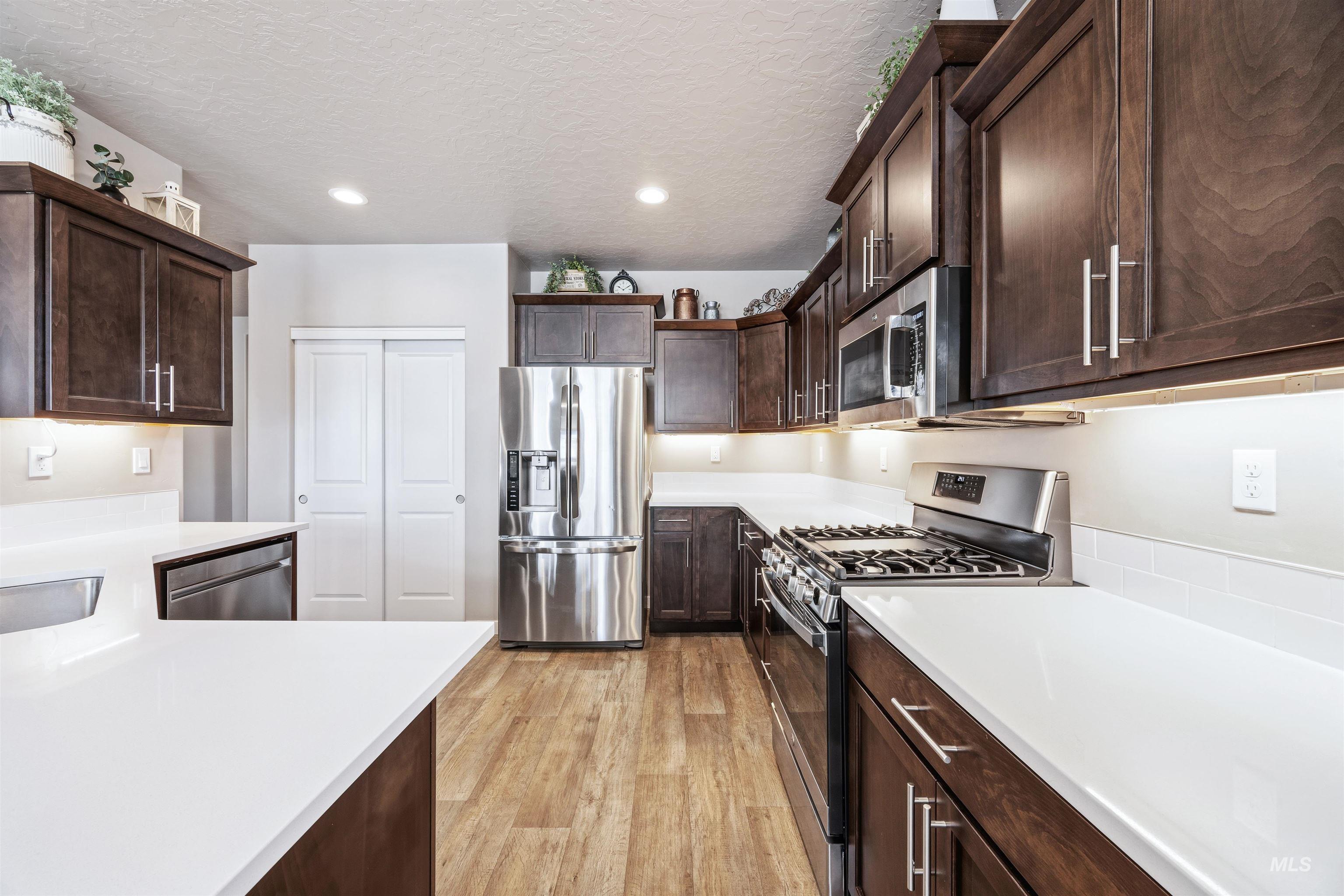 2588 E Mcintosh Ct, Emmett, Idaho 83617, 3 Bedrooms, 2 Bathrooms, Residential For Sale, Price $445,900,MLS 98974507