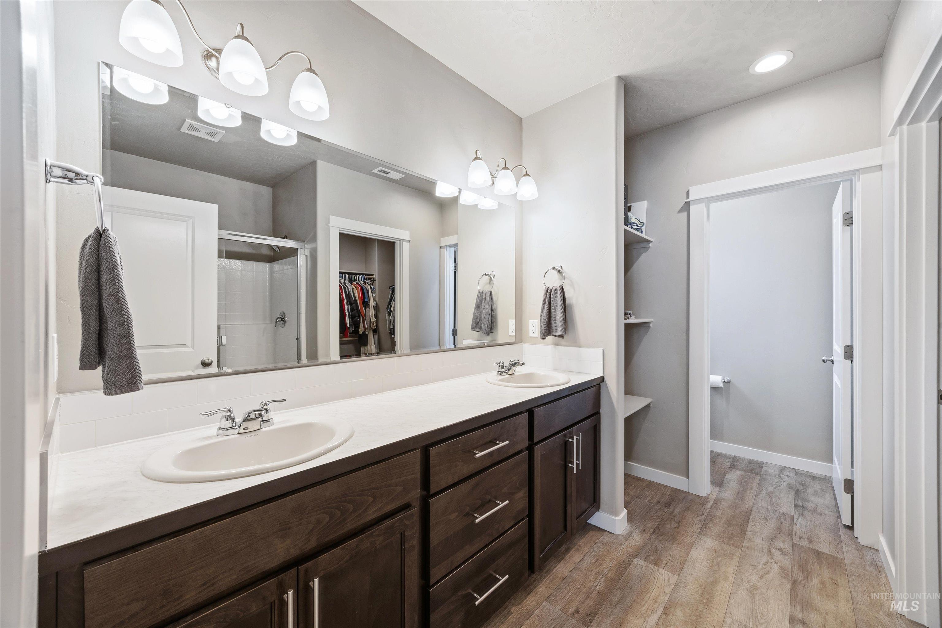 2588 E Mcintosh Ct, Emmett, Idaho 83617, 3 Bedrooms, 2 Bathrooms, Residential For Sale, Price $445,900,MLS 98974507