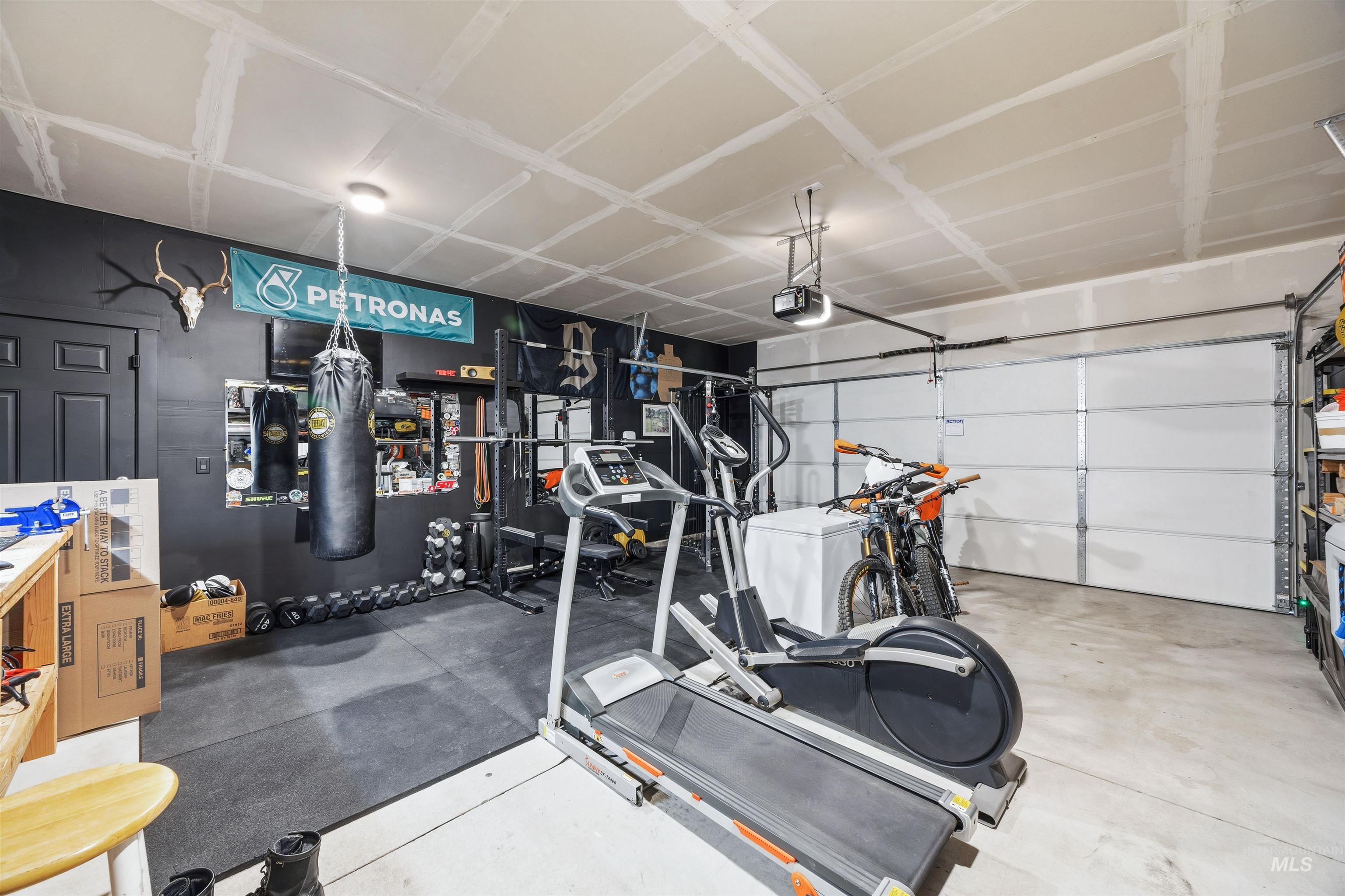 2588 E Mcintosh Ct, Emmett, Idaho 83617, 3 Bedrooms, 2 Bathrooms, Residential For Sale, Price $445,900,MLS 98974507