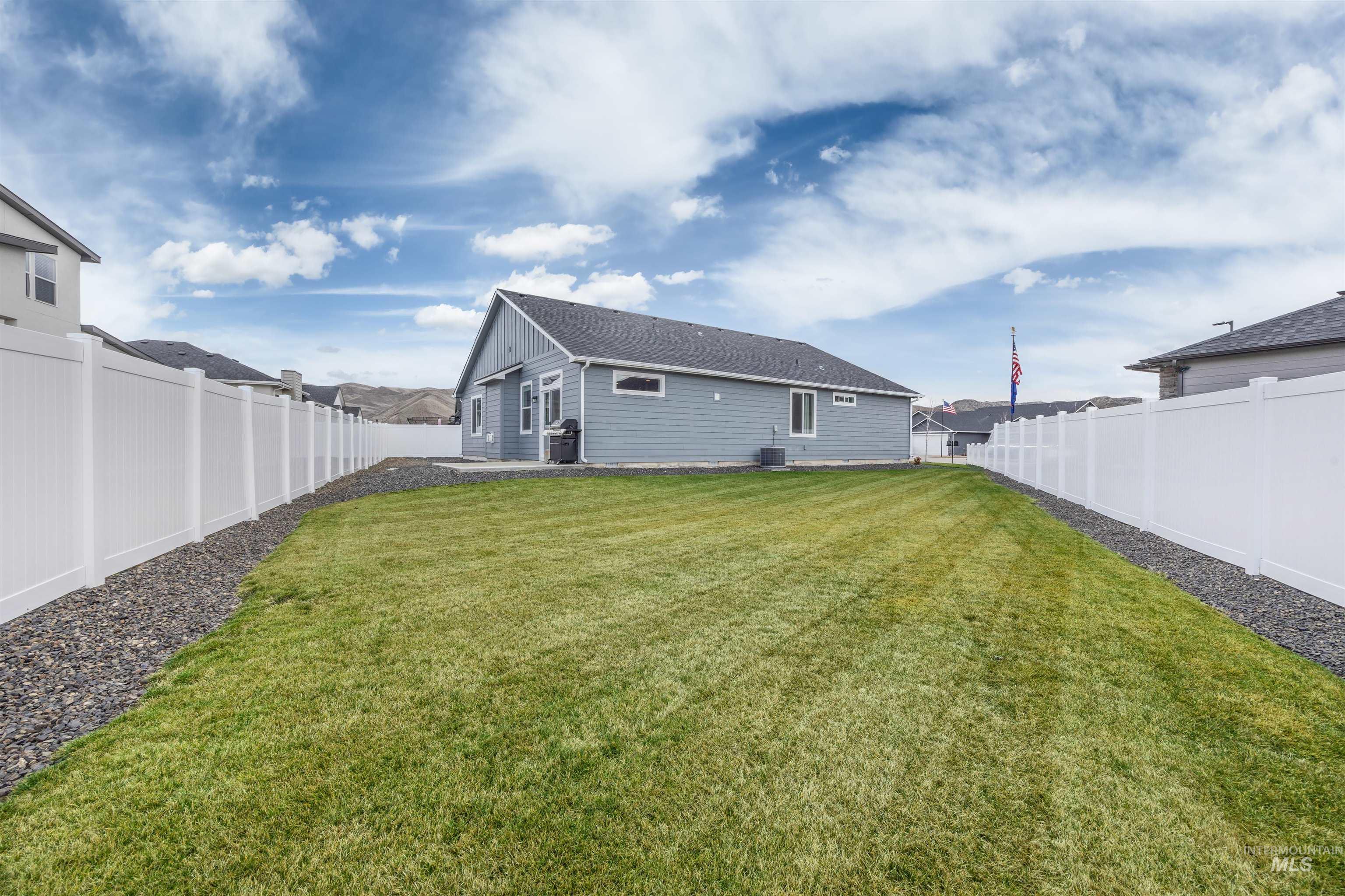 2588 E Mcintosh Ct, Emmett, Idaho 83617, 3 Bedrooms, 2 Bathrooms, Residential For Sale, Price $445,900,MLS 98974507