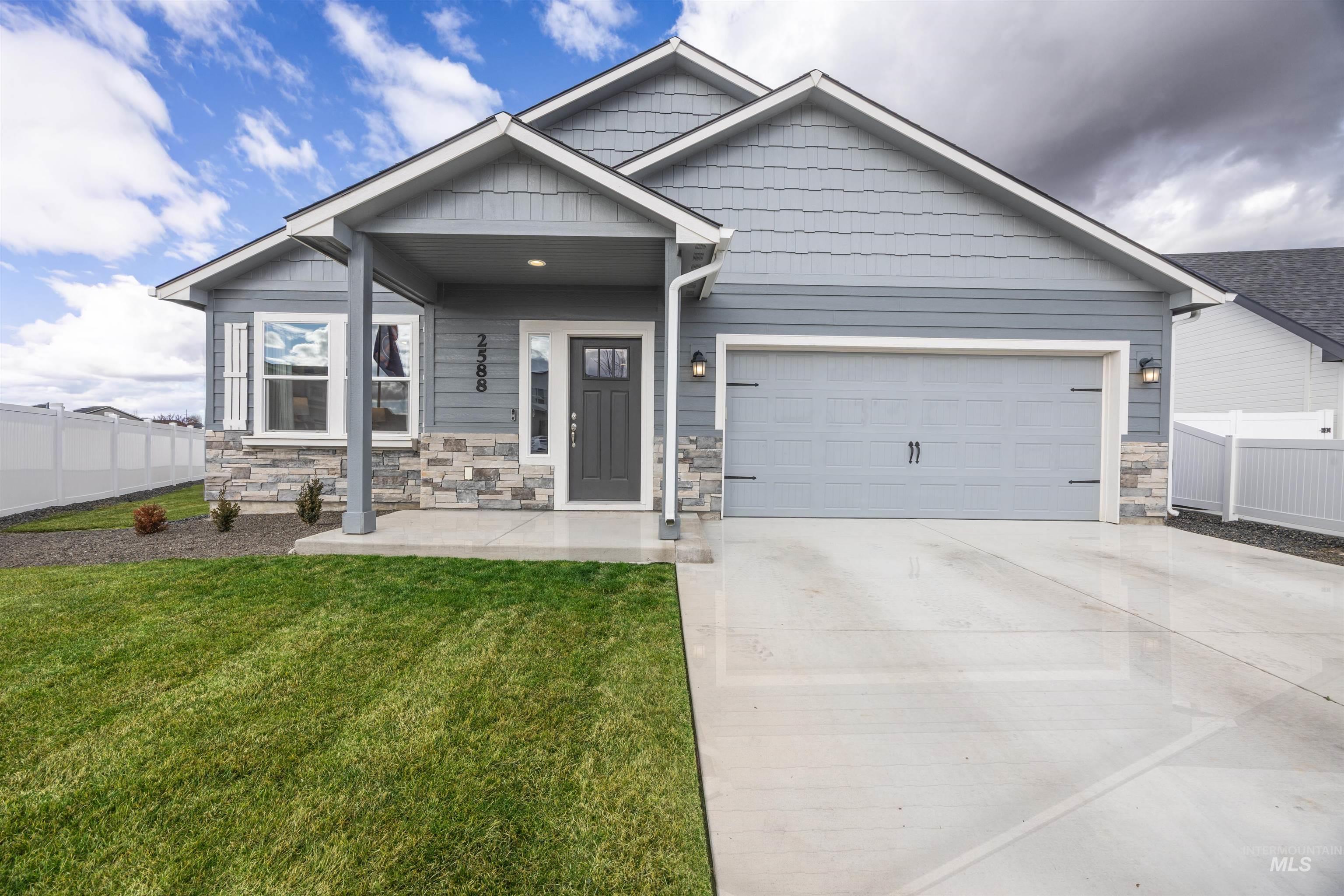 2588 E Mcintosh Ct, Emmett, Idaho 83617, 3 Bedrooms, 2 Bathrooms, Residential For Sale, Price $445,900,MLS 98974507